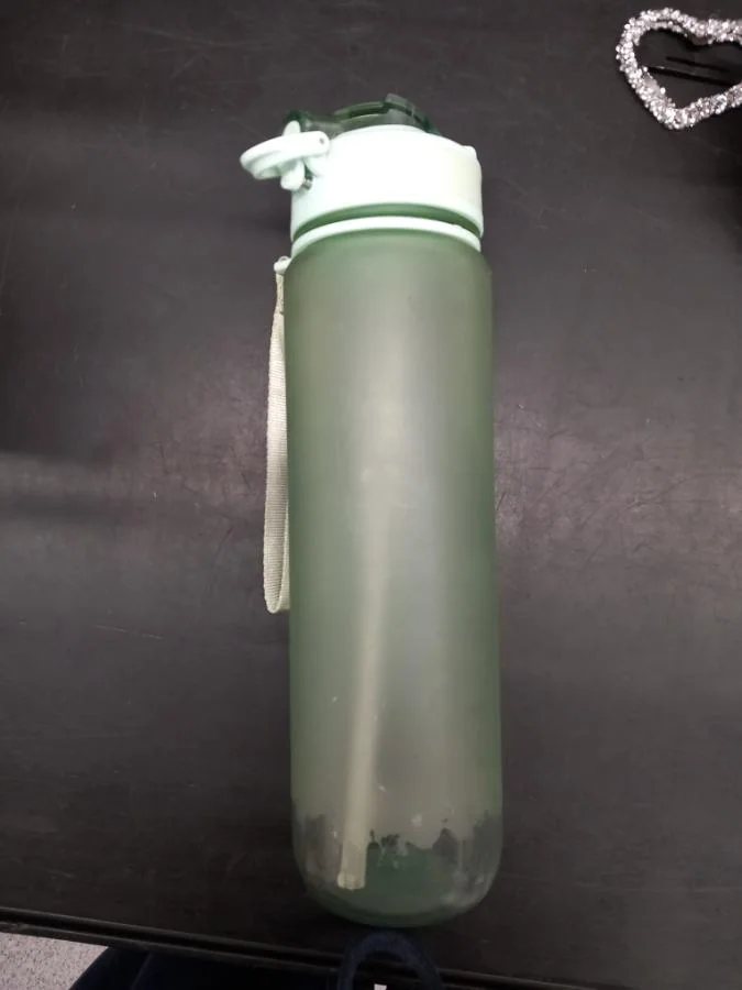 Türkisfarbene Trinkflasche