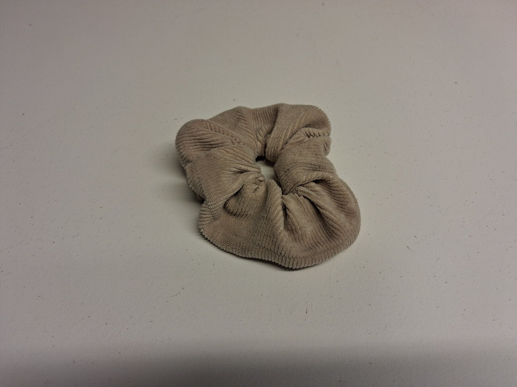 Hiusdonitsi (scrunchie)